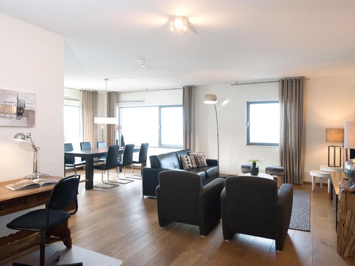 Luxury In The Harbor Of Scheveningen *