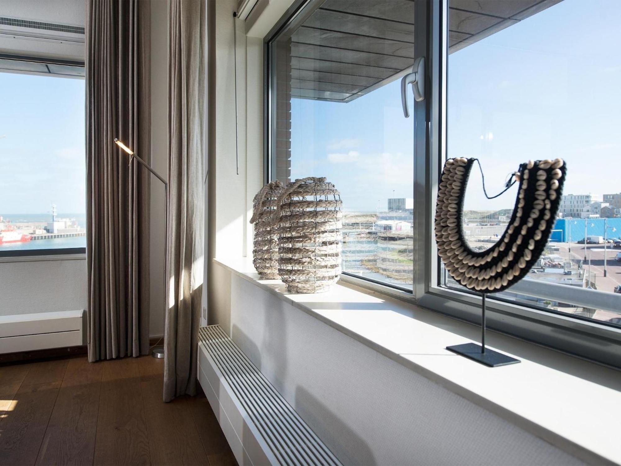 Luxury In The Harbor Of Scheveningen *